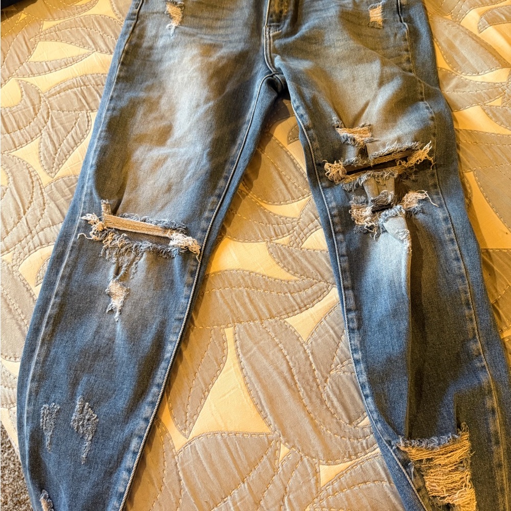 KanCan Trendy Distressed Jeans in Blue  like new worn only a couple of times